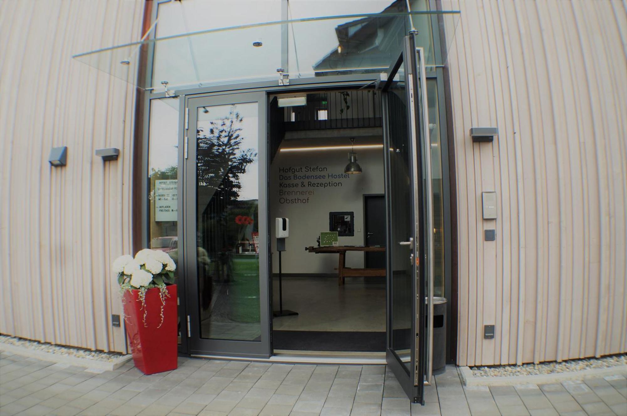 Hofgut Stefan Hostel Uhldingen-Mühlhofen Екстериор снимка